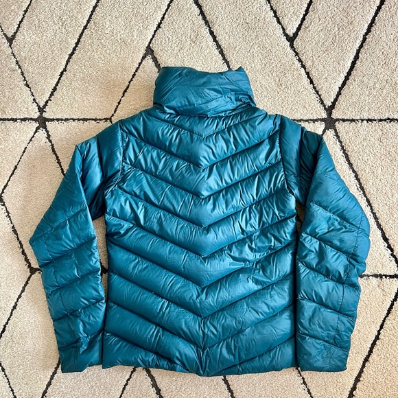Patagonia Women's Green Prow Down Puffer Jacket XS - Picture 3 of 8